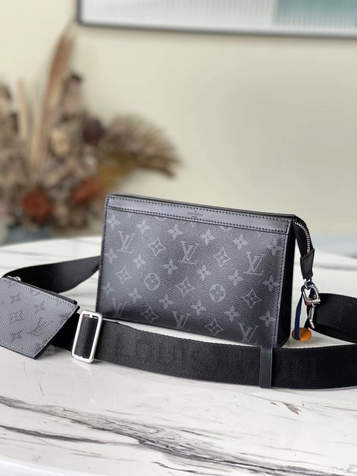 LOUIS VUITTON Gaston Wearable Wallet Monogram Eclipse Reverse Black M81124 size 22*4.5*14.5 cm