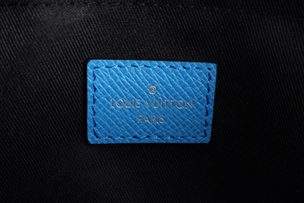 Handbag Louis Vuitton M30429 size 29.5*20*10.5cm