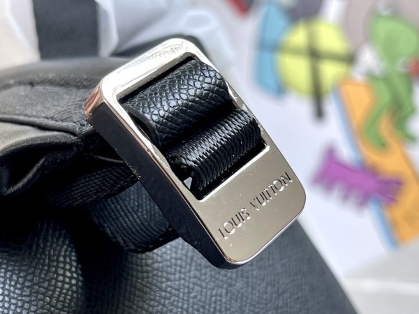 Handbag Louis Vuitton M30230 size 40x30x20cm