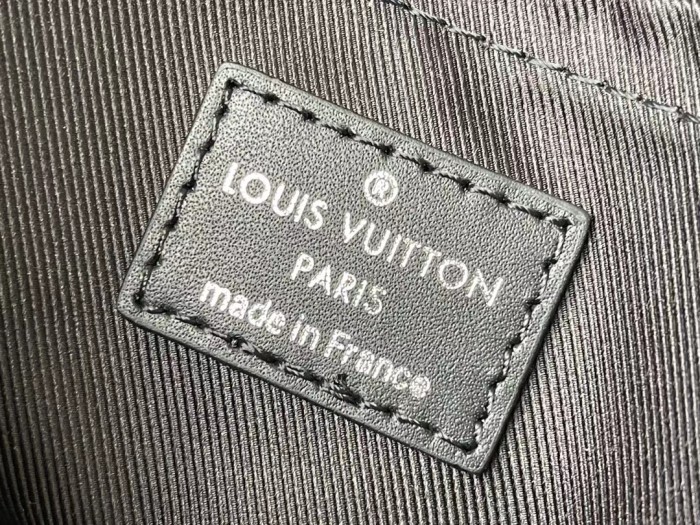 LOUIS VUITTON Gaston Wearable Wallet Monogram Eclipse Reverse Black M81124 size 22*4.5*14.5 cm