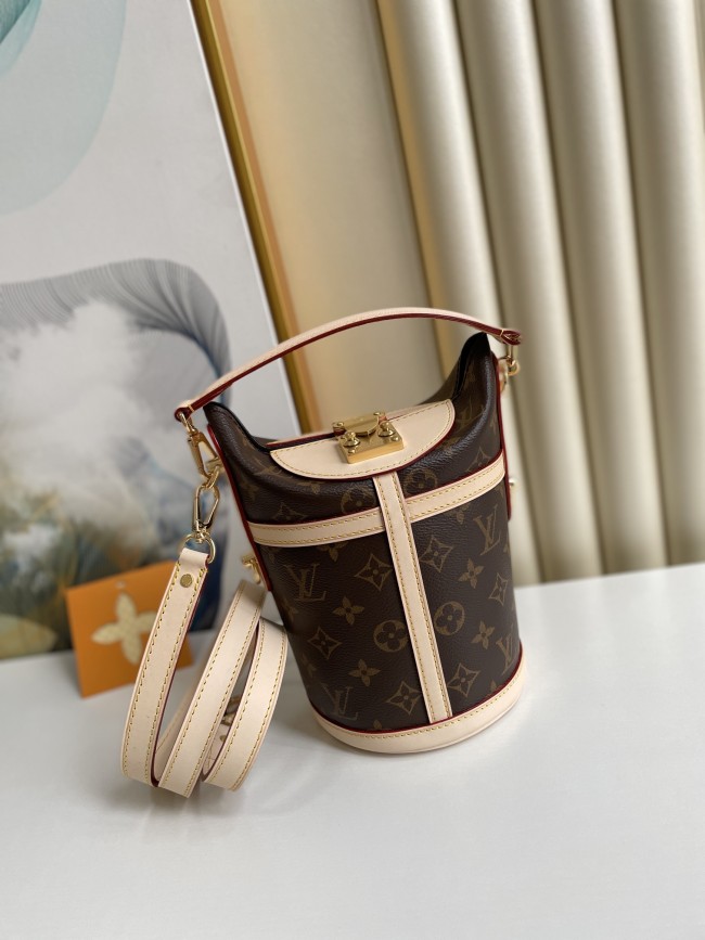 Handbag Louis Vuitton M43587 size 22×23×14cm