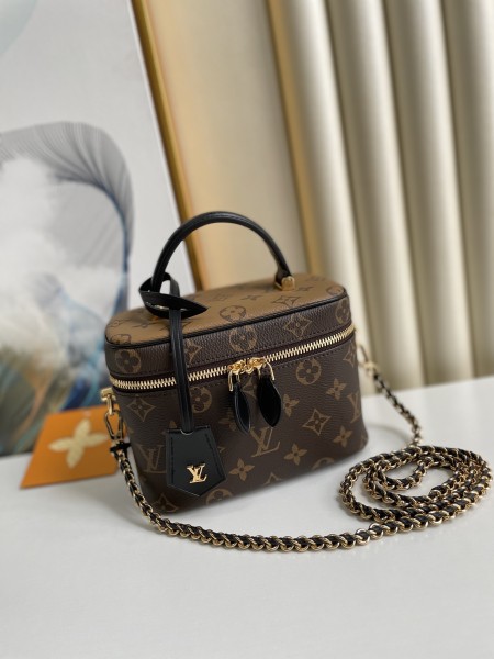 Handbag Louis Vuitton M45165 size 19*11*13 cm