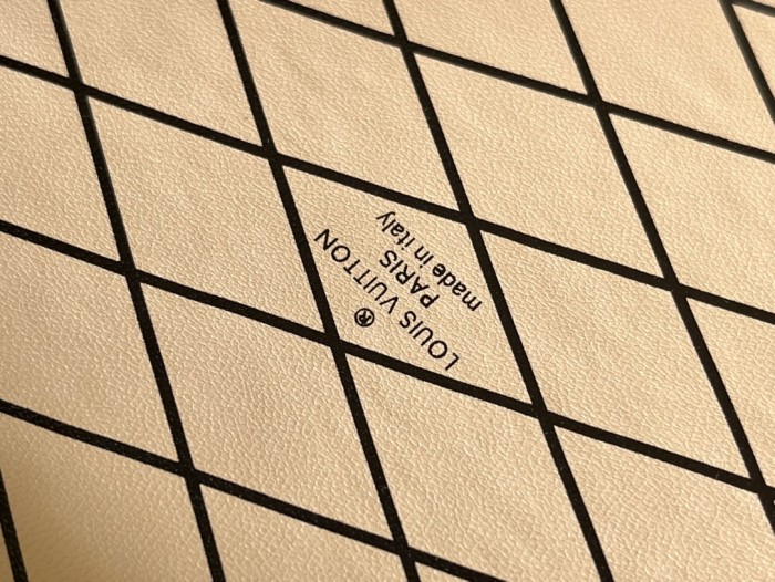 Handbag Louis Vuitton M44199 size 20 x 12.5 x 5 cm