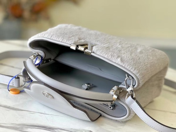 Handbag Louis Vuitton M48865 M42258 size 26.5 x 17.5 x 9 cm