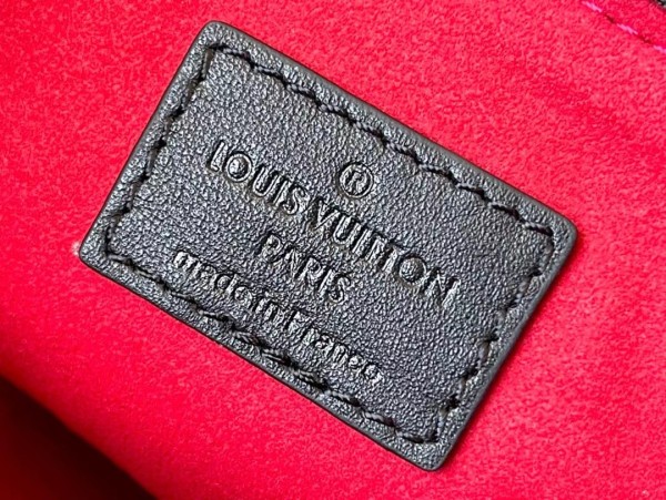 Handbag Louis Vuitton M59398 size 26 x 20 x 12cm