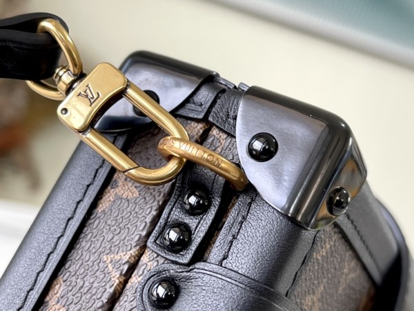 Handbag Louis Vuitton M44199 size 20 x 12.5 x 5 cm