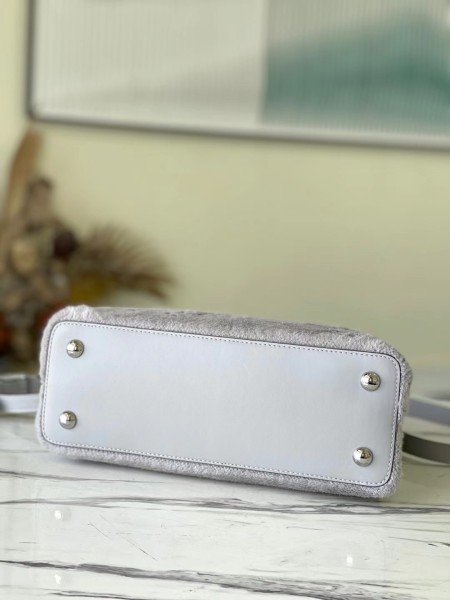 Handbag Louis Vuitton M48865 M42258 size 26.5 x 17.5 x 9 cm