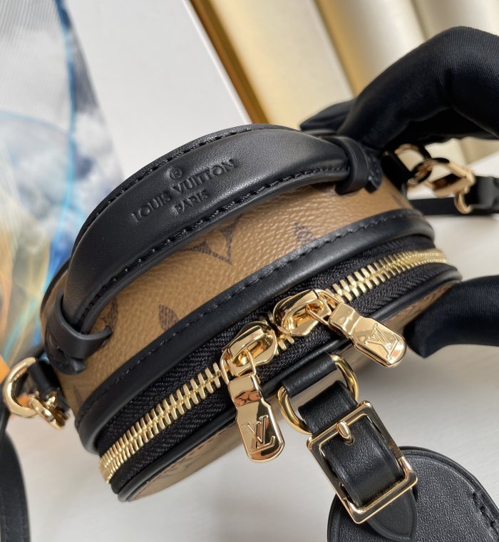 Handbag Louis Vuitton M44699 M68276 size 13×12×6.5cm