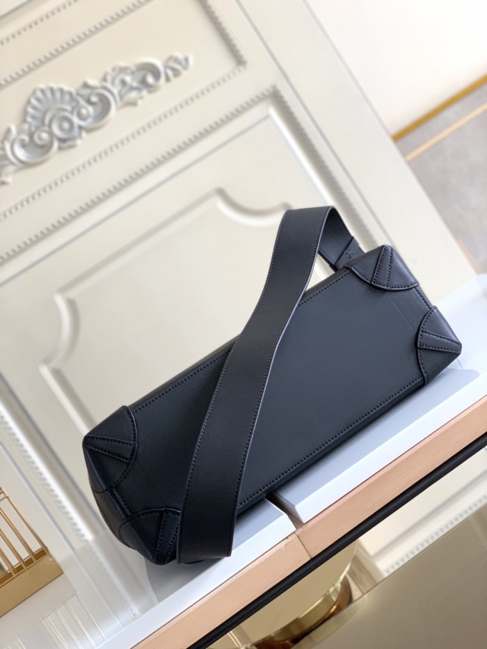 Handbag Louis Vuitton M44473 size 38x39x15cm