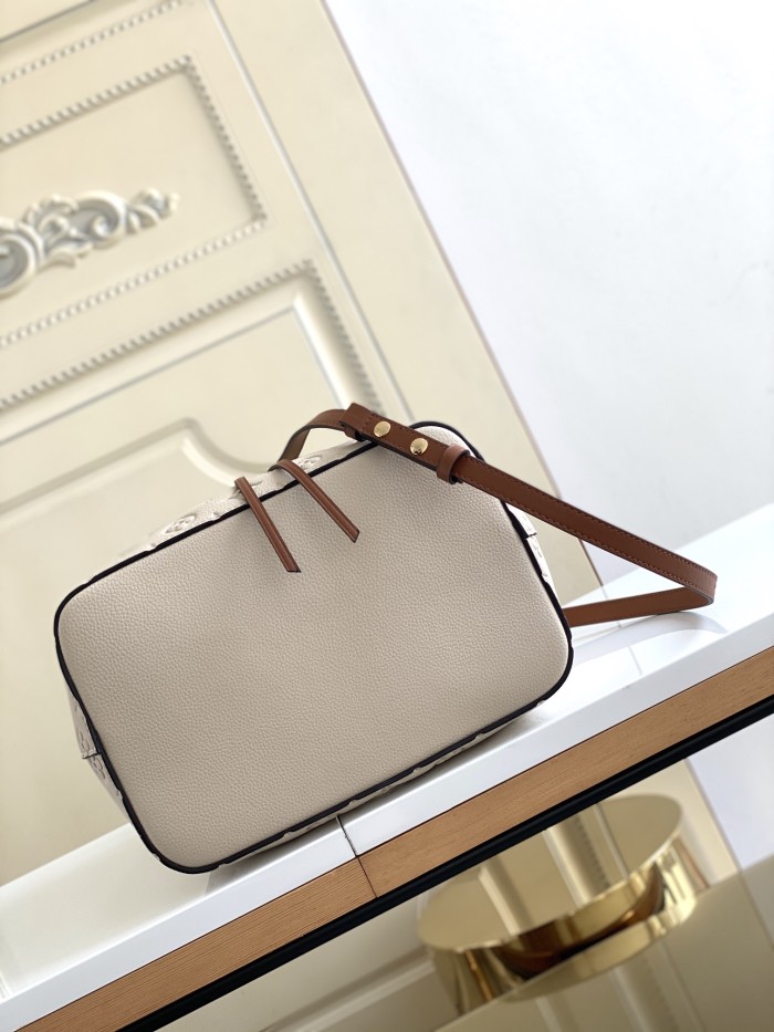 Handbag Louis Vuitton M45256 M45306 M45256 M45306 size 26.0 x 26.0 x 17.5 cm