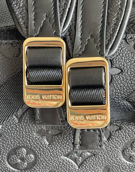 Handbag Louis Vuitton M57972 size 24 x 45 x 19cm