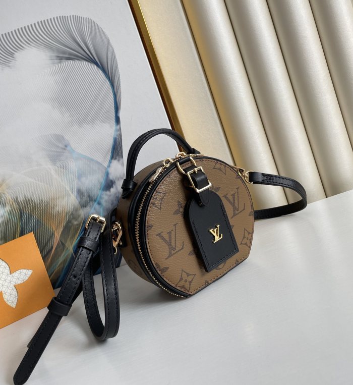 Handbag Louis Vuitton M44699 M68276 size 13×12×6.5cm