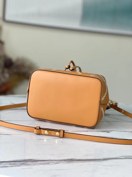 Handbag Louis Vuitton M46023 M46029 size 20 x 20 x 13cm