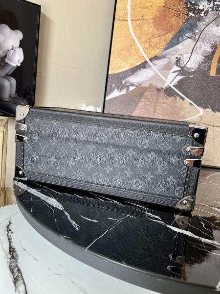 Handbag Louis Vuitton M20209 size 38.0 x 16.0 x 19.0 cm