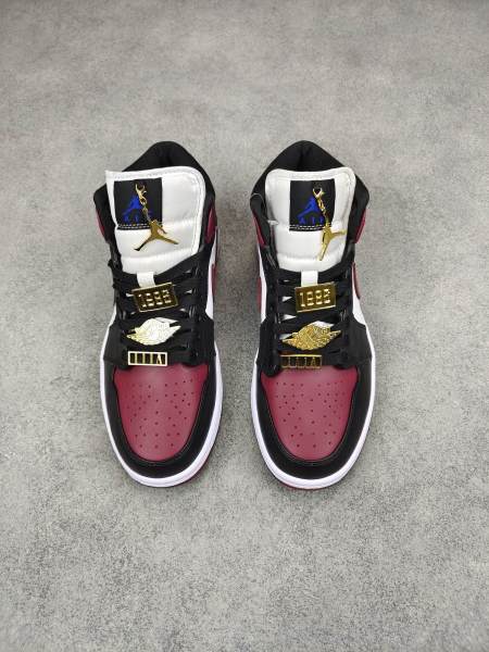 Jordan 1 Mid SE Black Dark Beetroot (W)