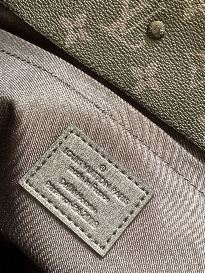 Handbag Louis Vuitton M44473 size 38x39x15cm