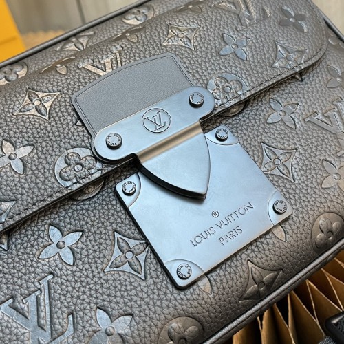 Handbag Louis Vuitton M58489 size 22x18x8cm