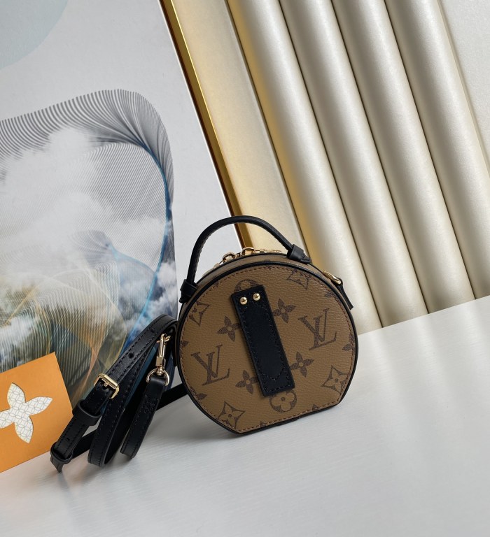 Handbag Louis Vuitton M44699 M68276 size 13×12×6.5cm