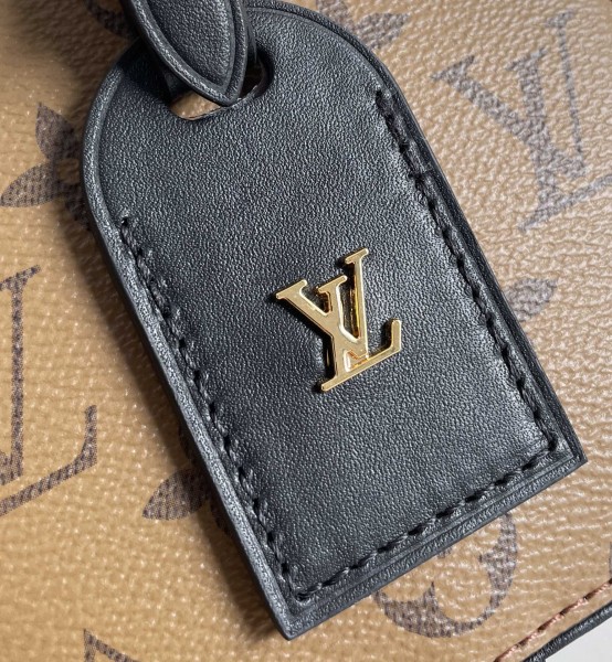 Handbag Louis Vuitton M44699 M68276 size 13×12×6.5cm