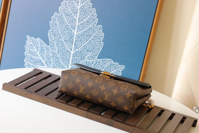 Handbag Louis Vuitton M43713 M43714 M43715 Size:27x21x8.5CM