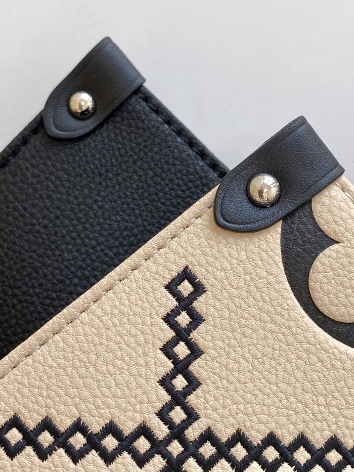 Handbag Louis Vuitton M46016 size 35*27*14cm