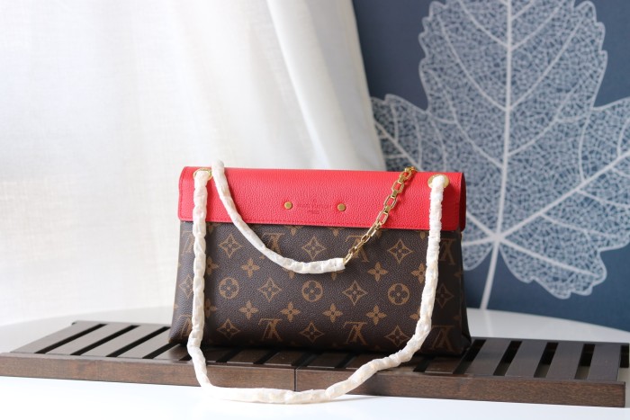 Handbag Louis Vuitton M41200 size：26x17x6cm