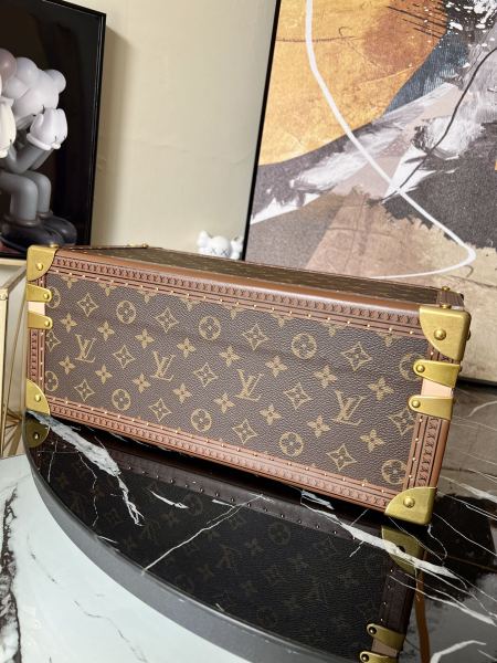 Handbag Louis Vuitton M20209 size 38.0 x 16.0 x 19.0 cm