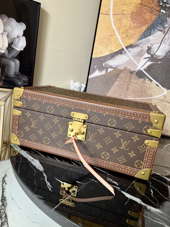 Handbag Louis Vuitton M20209 size 38.0 x 16.0 x 19.0 cm