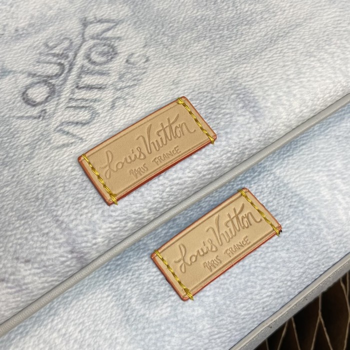 Handbag Louis Vuitton M80401 size 25 x 18.5 x 7 cm