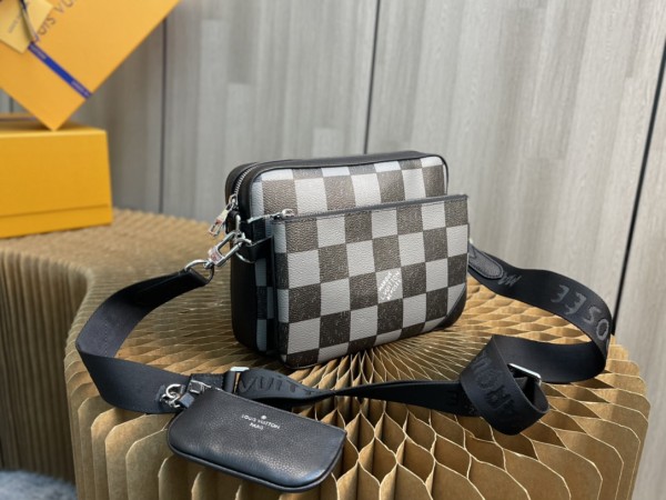 Handbag Louis Vuitton M80401 size 25 x 18.5 x 7 cm