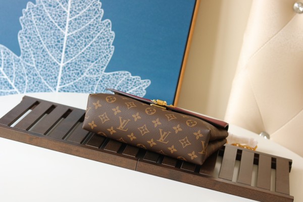 Handbag Louis Vuitton M43713 M43714 M43715 Size:27x21x8.5CM