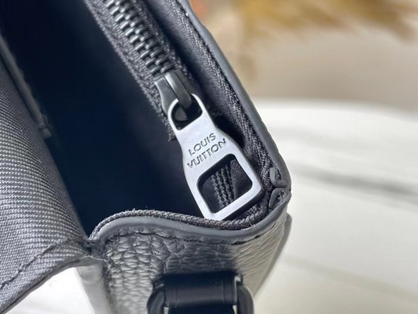 Handbag Louis Vuitton M80560 M80582 size 27 x 21 x 3.5cm