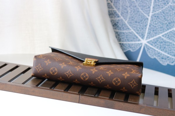 Handbag Louis Vuitton M41200 size：26x17x6cm