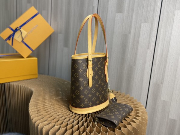 Handbag Louis Vuitton Ｍ42238 size 23x15x26cm