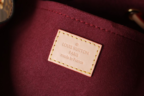 Handbag Louis Vuitton M43431 size 30x25x10cm