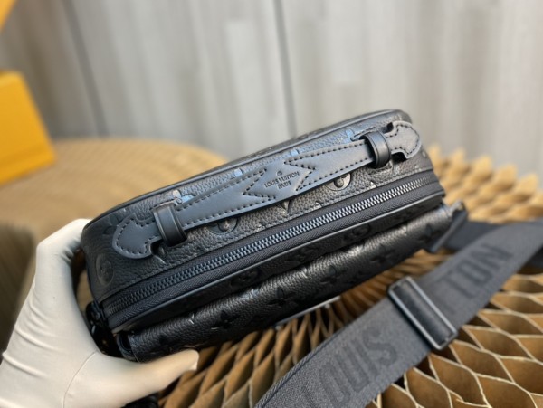 Handbag Louis Vuitton M58489 size 22x18x8cm