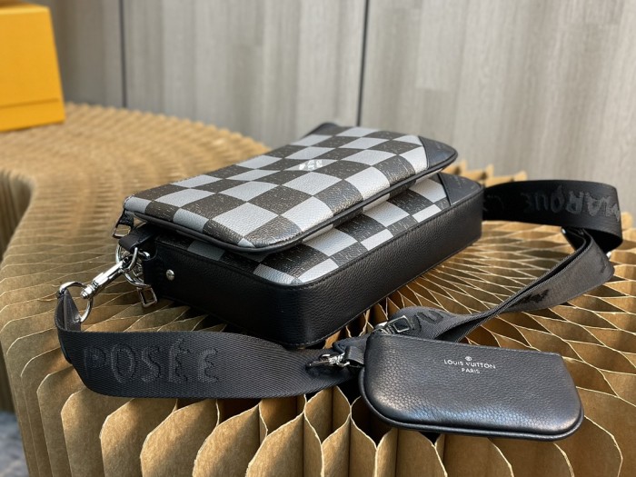 Handbag Louis Vuitton M80401 size 25 x 18.5 x 7 cm