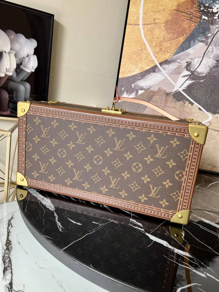 Handbag Louis Vuitton M20209 size 38.0 x 16.0 x 19.0 cm