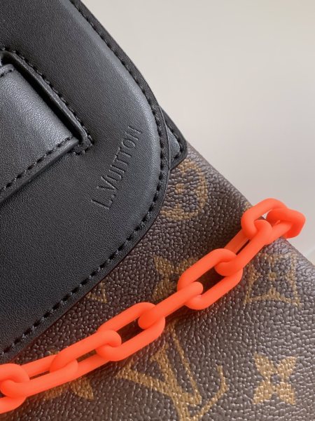 Handbag Louis Vuitton M44473 size 38x39x15cm