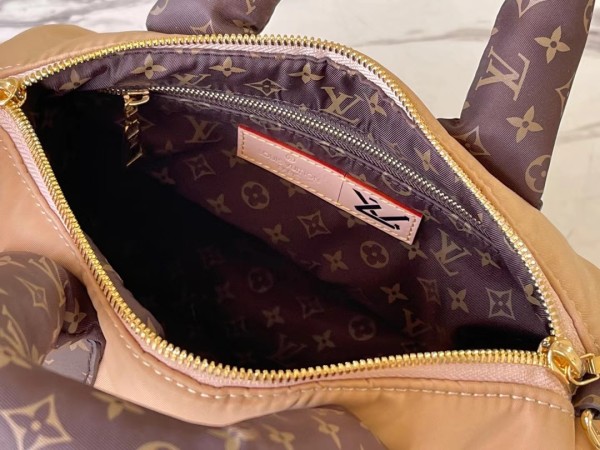 Handbag Louis Vuitton M59008 size 25 x 19 x 15cm