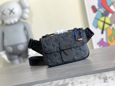 Handbag Louis Vuitton M58487 size 21 x 15 x 4 cm