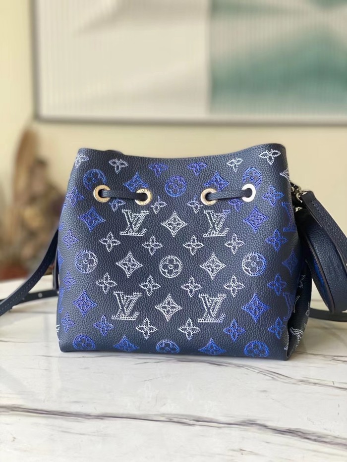 Handbag Louis Vuitton M59552 size 19 x 22 x 14 cm