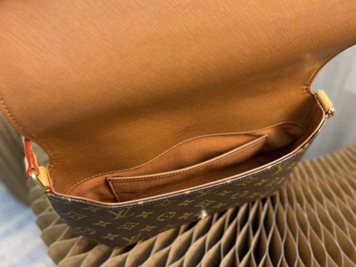 Handbag Louis Vuitton M51257 size 25x18x2.5cm