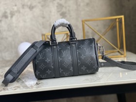 Handbag Louis Vuitton M45947 size 21x12x9CM