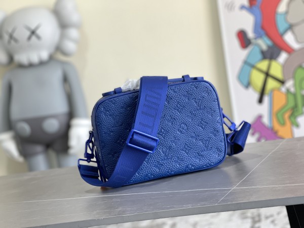 Handbag Louis Vuitton M58489 M58488 size 22 x 18 x 8cm