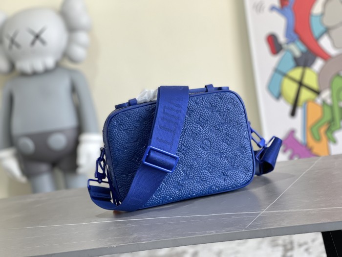 Handbag Louis Vuitton M58489 M58488 size 22 x 18 x 8cm