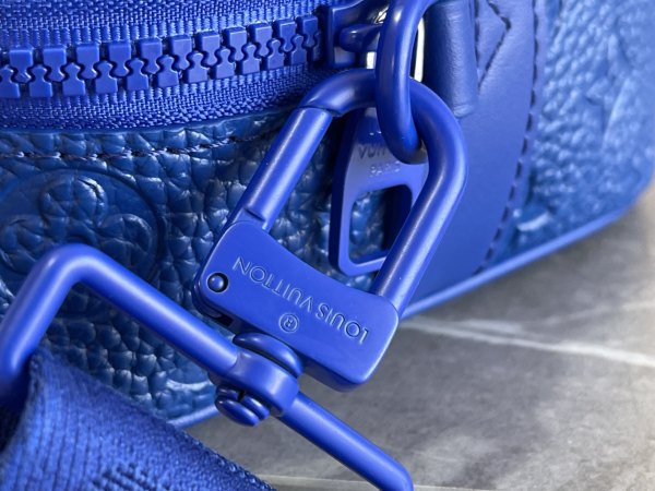 Handbag Louis Vuitton M58489 M58488 size 22 x 18 x 8cm