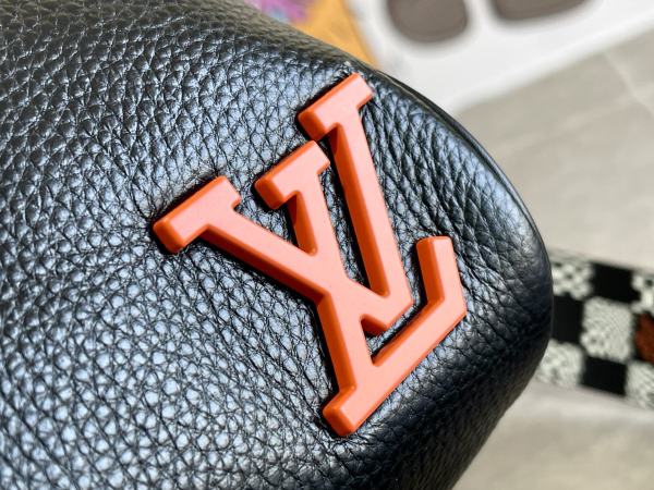 Handbag Louis Vuitton M57416 size 42 x 26 x 20 cm