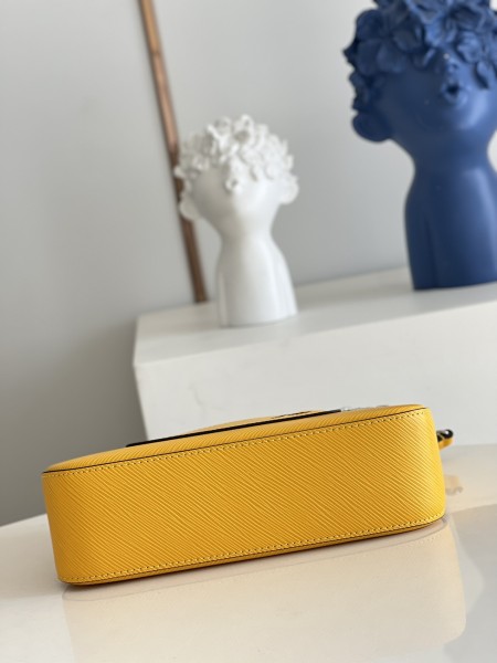 Handbag Louis Vuitton M80688 size 25 x 15 x 8cm