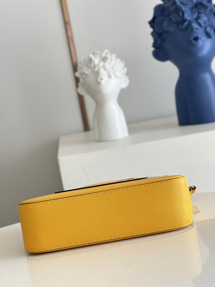 Handbag Louis Vuitton M80688 size 25 x 15 x 8cm